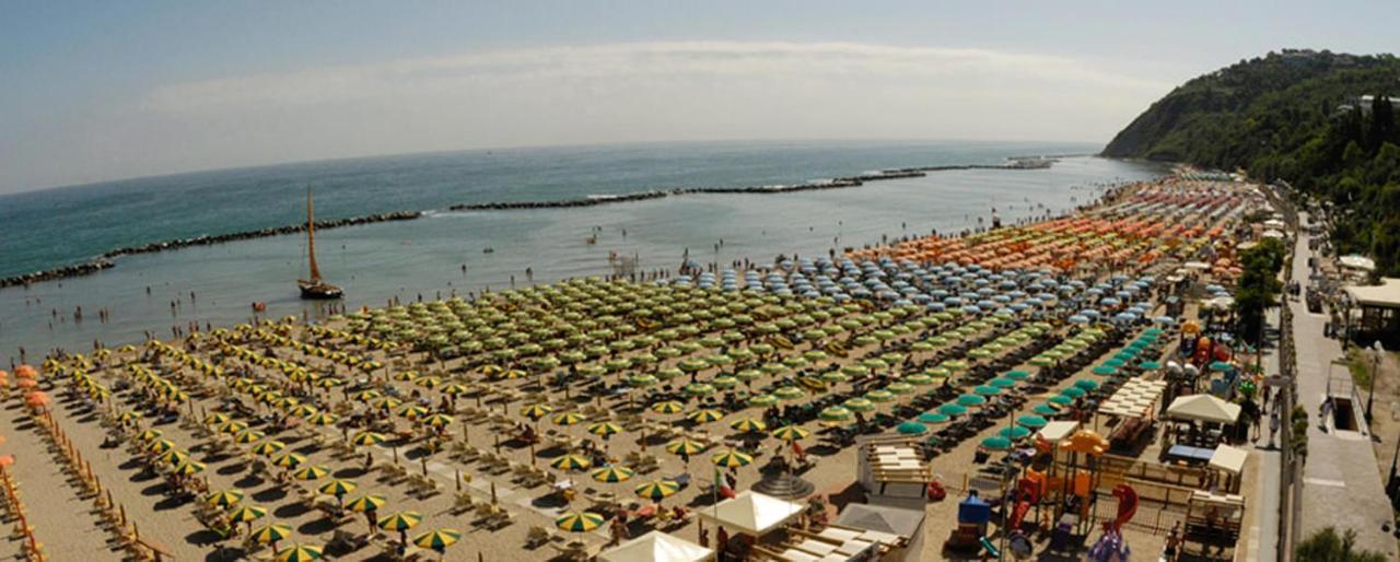 Hotel Plaza Gabicce Mare Eksteriør bilde